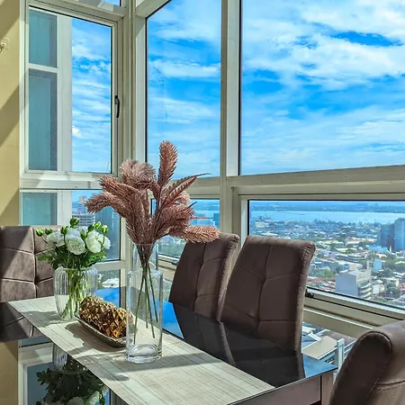 Ultima Fine Loft | Panorama View | Netflix 4K Apartment
